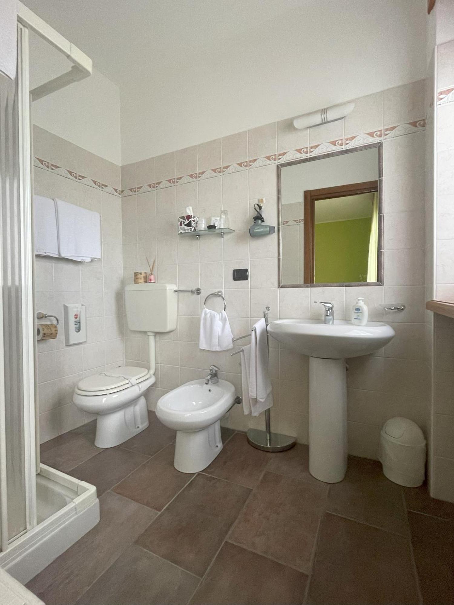 Agriturismo Finestre Di Langa Trezzo Tinella Екстер'єр фото