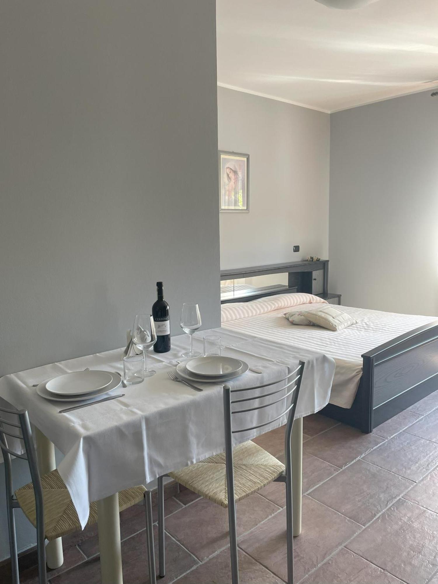 Agriturismo Finestre Di Langa Trezzo Tinella Екстер'єр фото